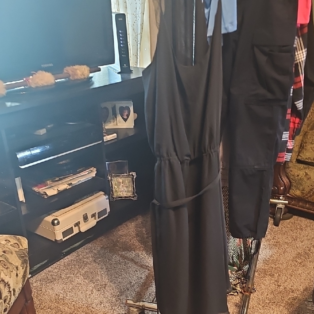 Elegant Black Sleeveless Dress